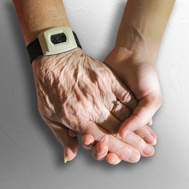 Pflege, Einkäufe, Grundpflege, Körperpflege, Fußbad, Handbad, Medikamentengabe, Insulintherapie, Wundverbände, Wohnungreinigung, Spaziergänge, Arztfahrten, Gedächtnistraining, Senioren, Steffi Kamp-Duslaff, Bundesstraße 4, 23881 Breitenfelde